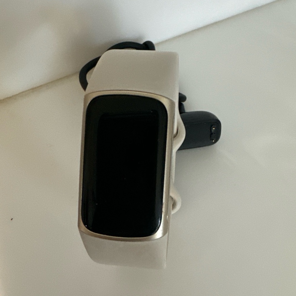 Fitbit Charge 5